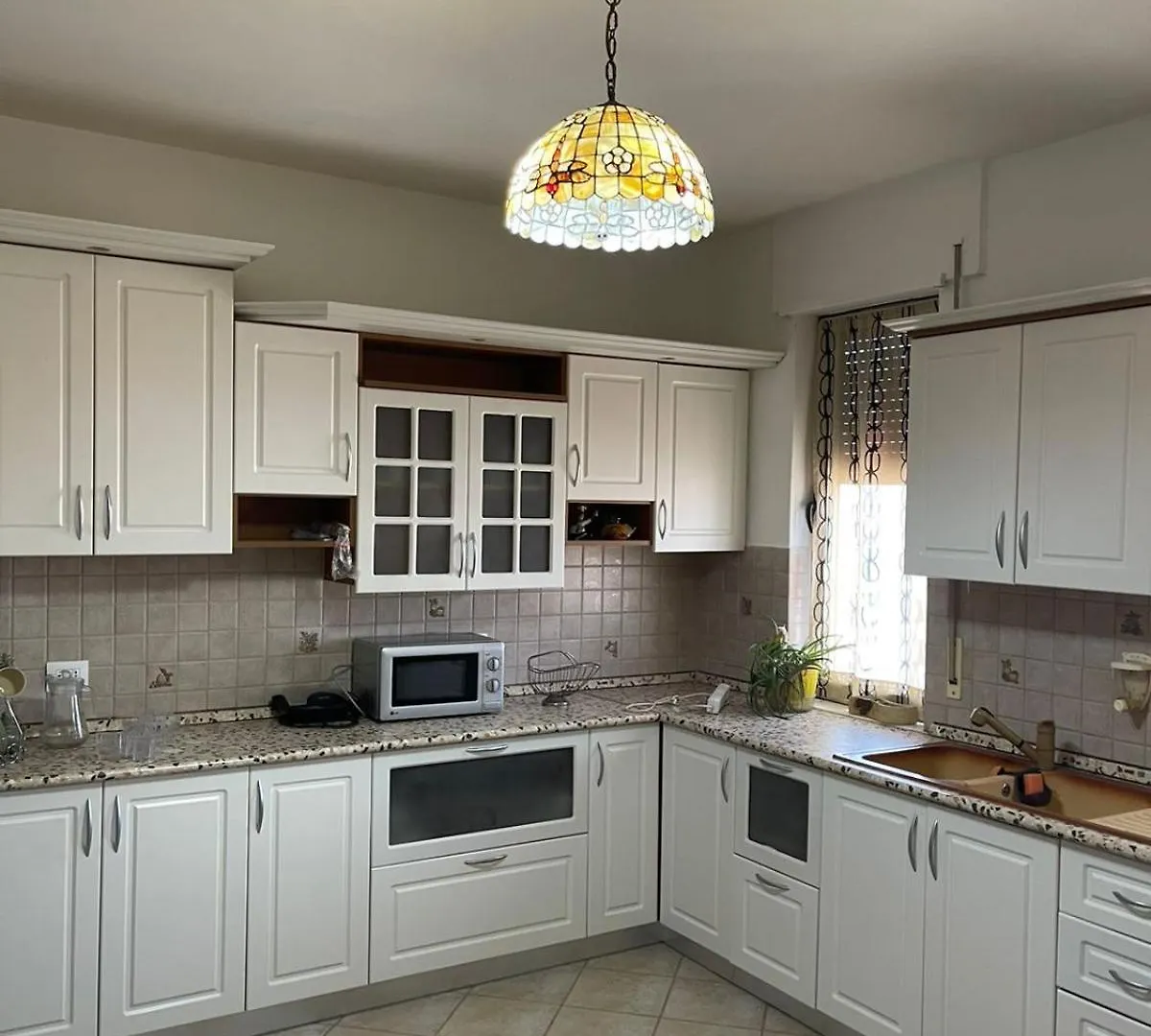 Es-Tirana Center Apartment ティラナ