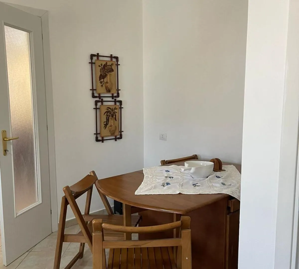 Es-Tirana Center Apartment 0*, ティラナ