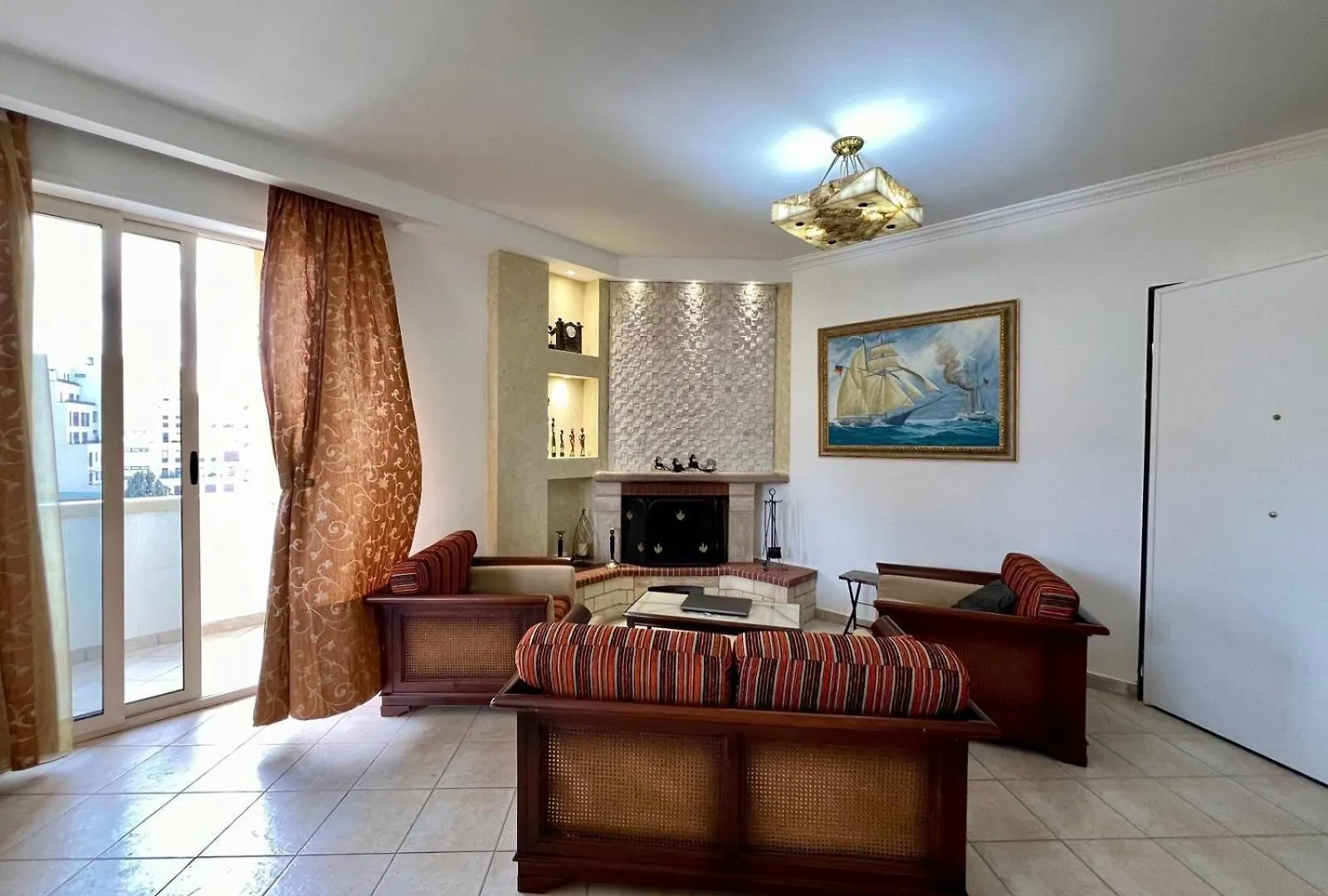 Es-Tirana Center Apartment