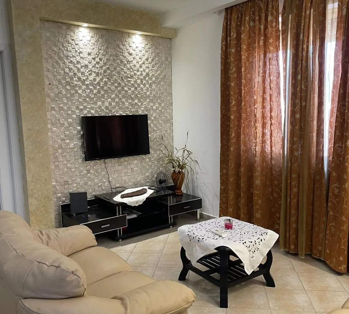 Es-Tirana Center Apartment Albania